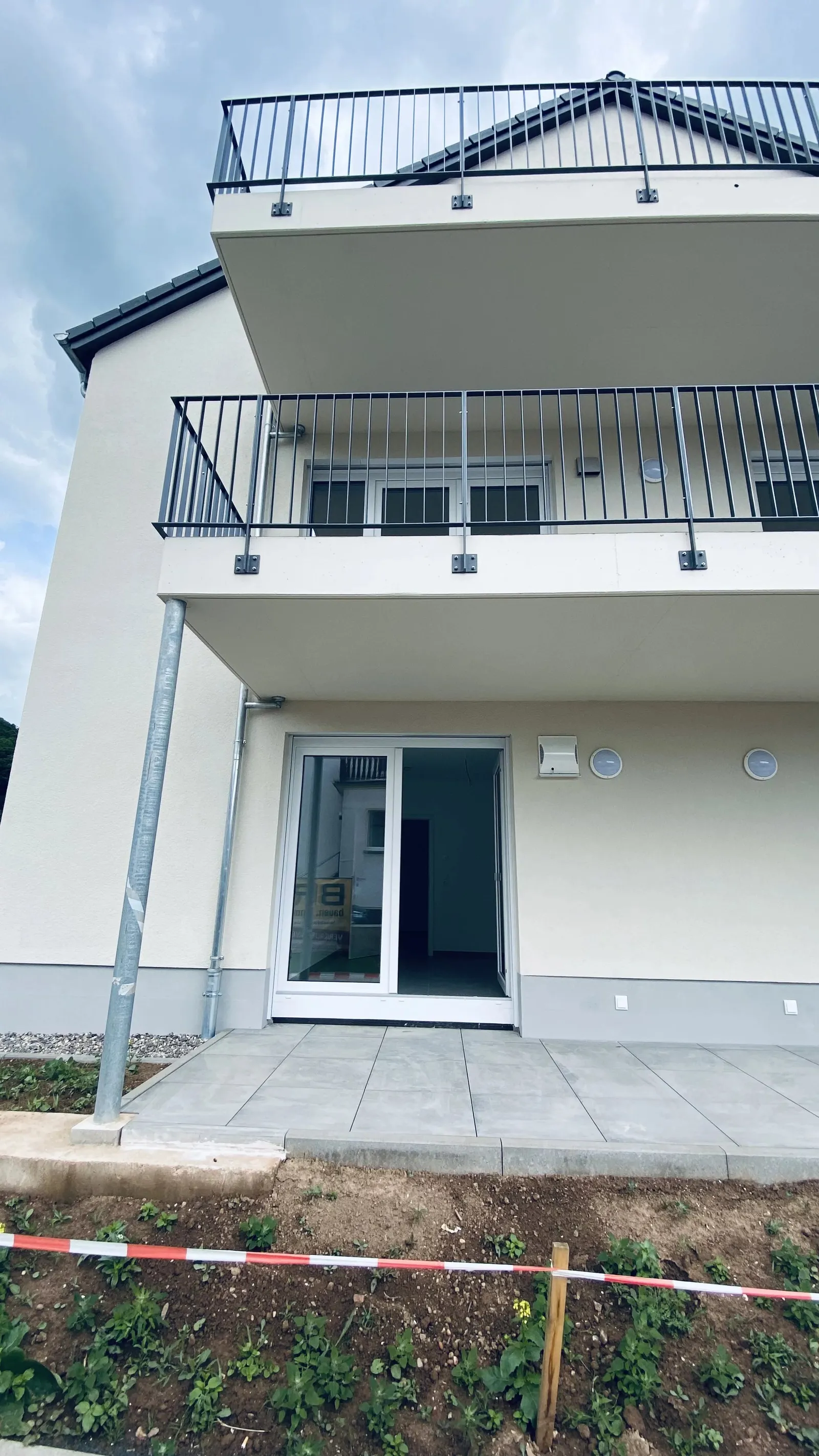 Kapitalanlage mit Zukunft: Moderne 2-Zimmer-Wohnung mit Terrasse, Garten & optionalem Stellplatz in Tawern