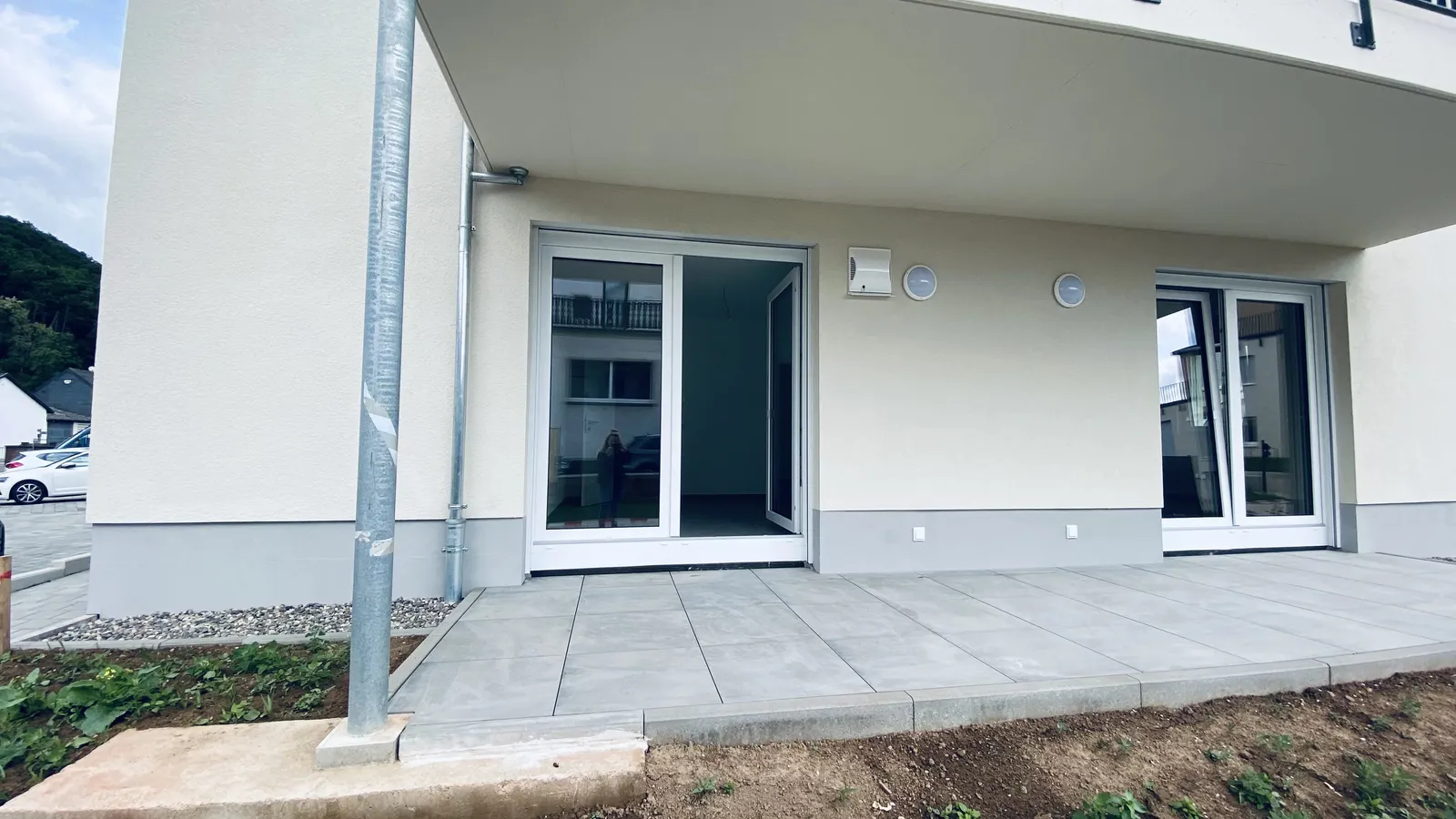 Kapitalanlage mit Zukunft: Moderne 2-Zimmer-Wohnung mit Terrasse, Garten & optionalem Stellplatz in Tawern
