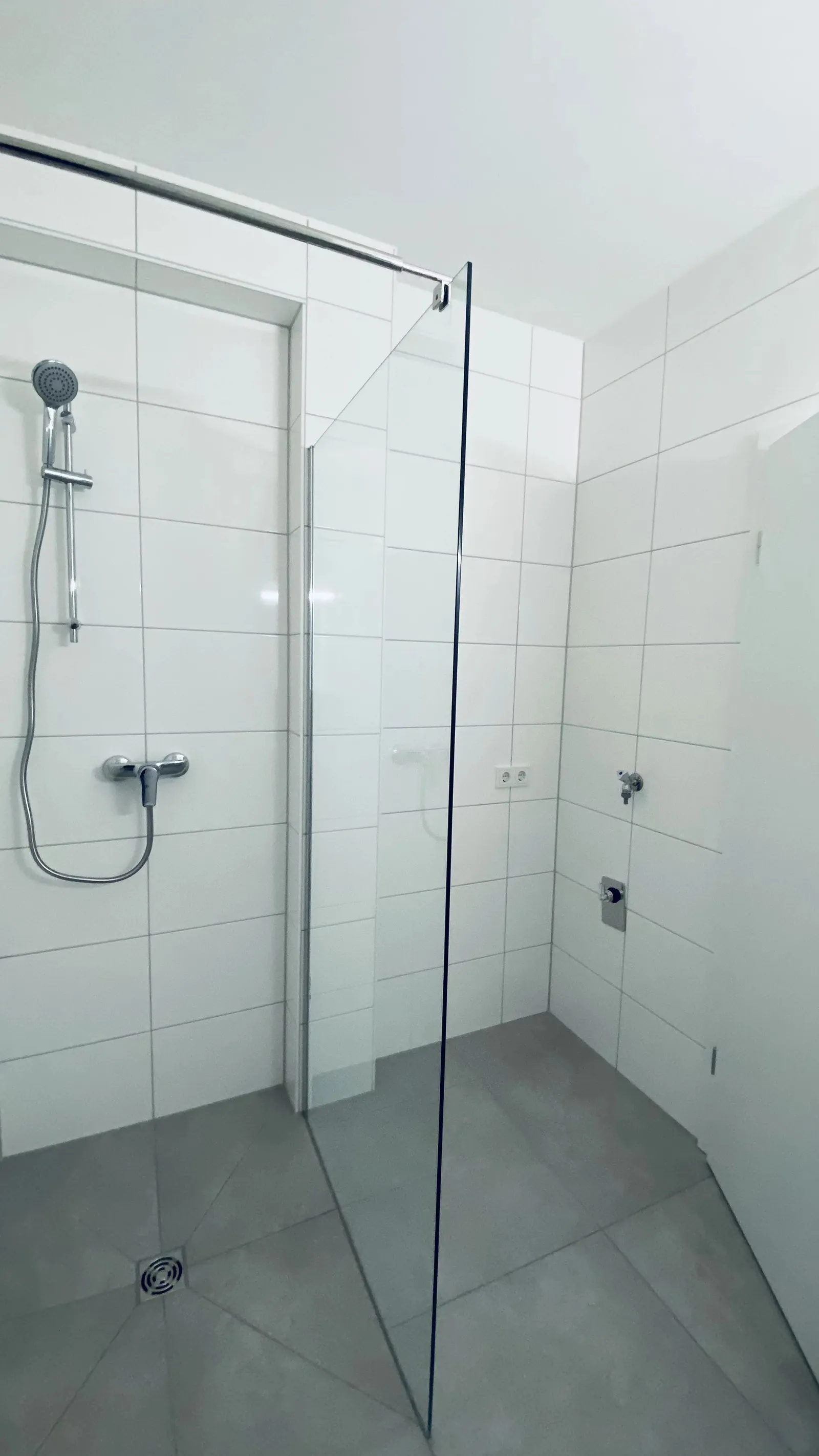 Kapitalanlage mit Zukunft: Moderne 2-Zimmer-Wohnung mit Terrasse, Garten & optionalem Stellplatz in Tawern