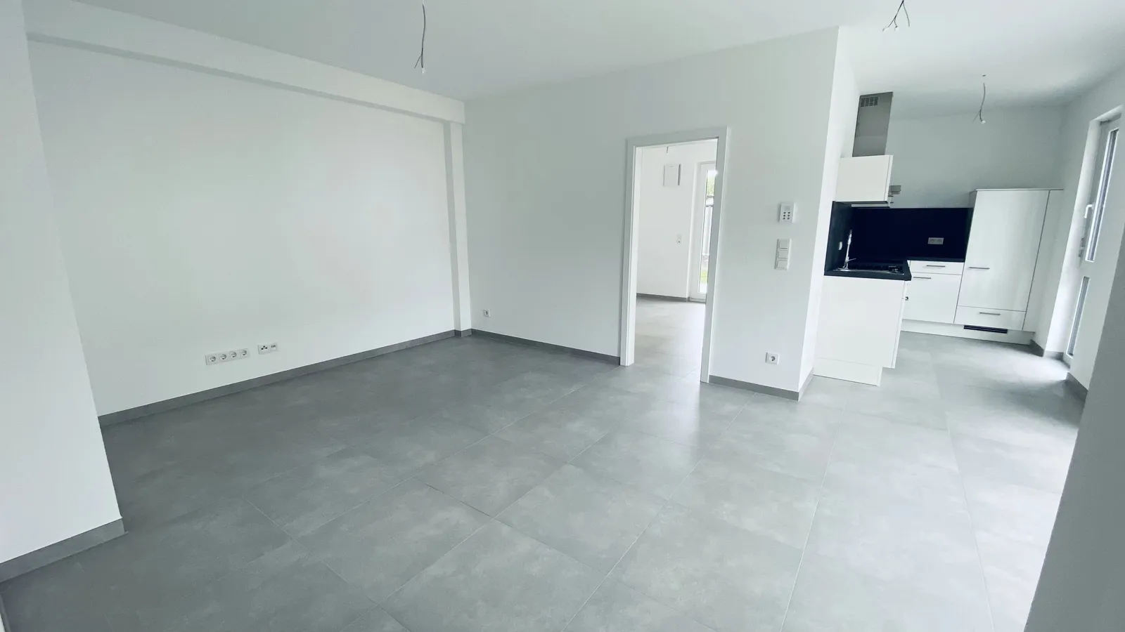 Kapitalanlage mit Zukunft: Moderne 2-Zimmer-Wohnung mit Terrasse, Garten & optionalem Stellplatz in Tawern