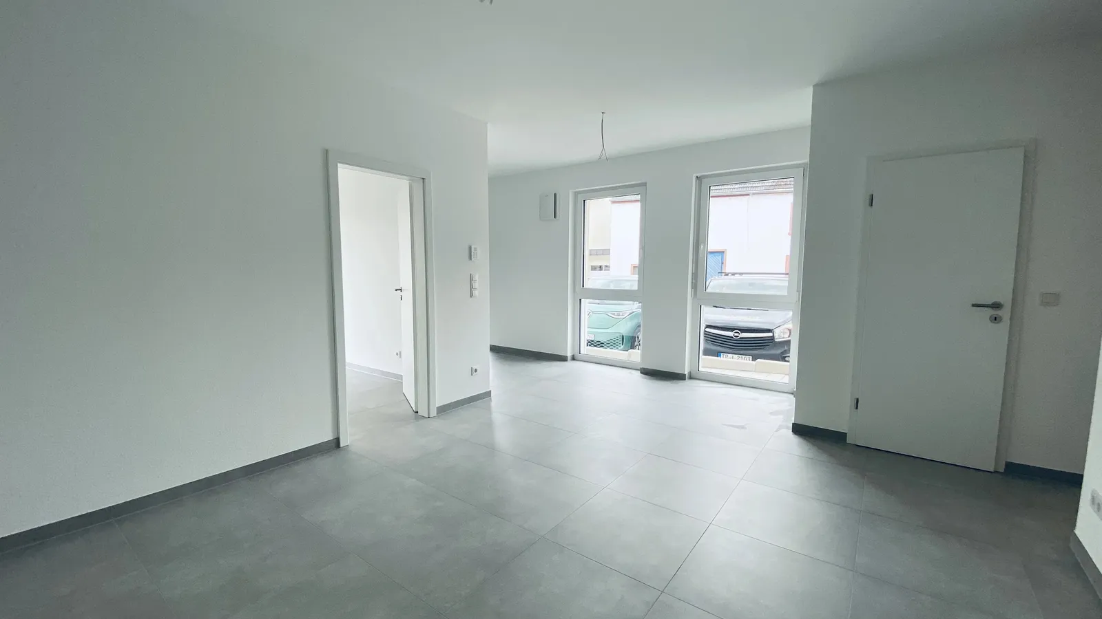 Kapitalanlage mit Zukunft: Moderne 2-Zimmer-Wohnung mit Terrasse, Garten & optionalem Stellplatz in Tawern
